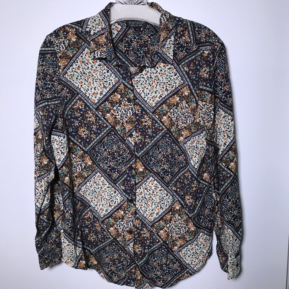 🦄 TopShop button up blouse size 6